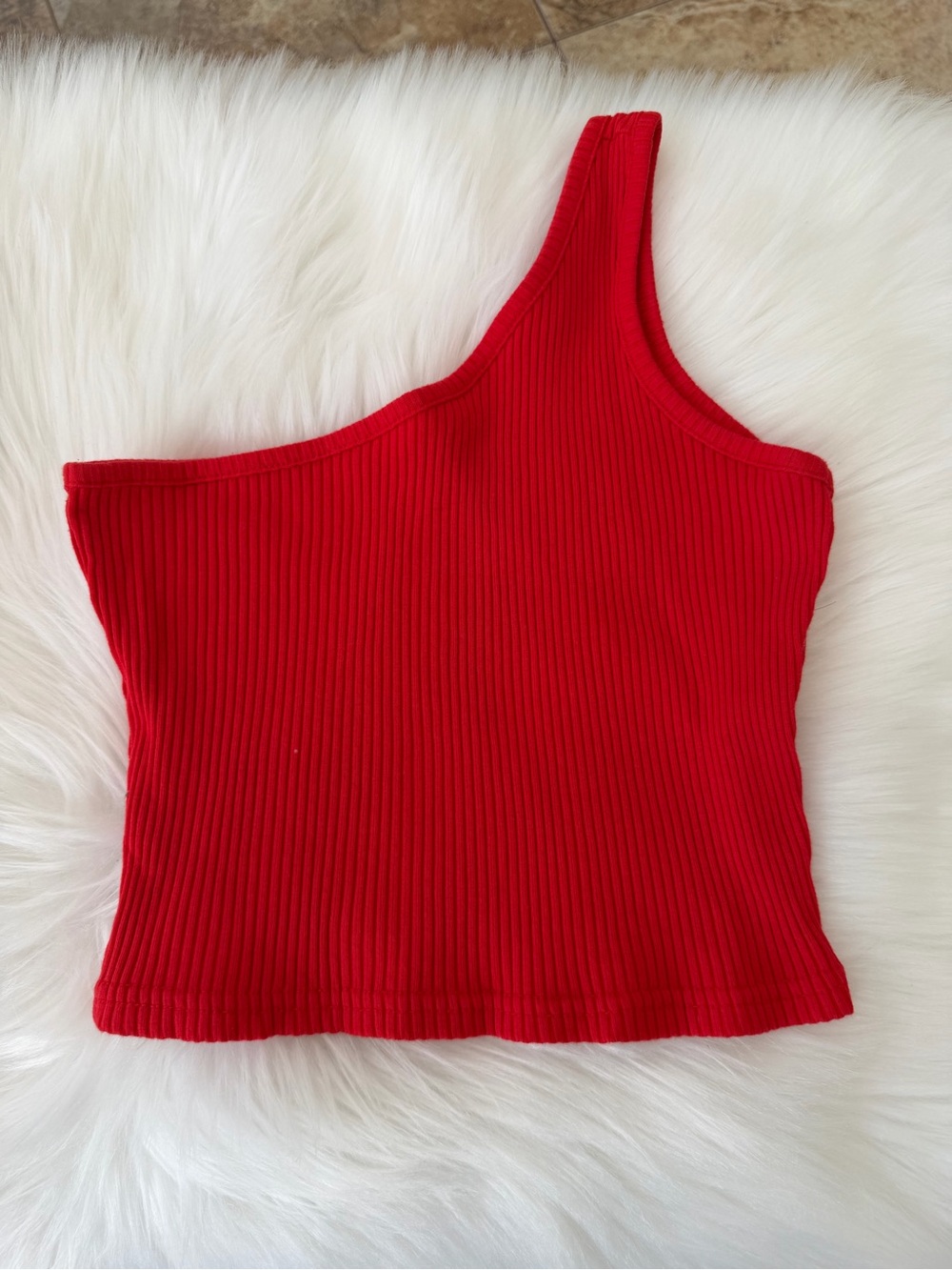 Red Ribbed One-Shoulder Crop Top - Picture 3 of 3